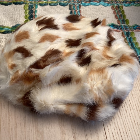 VINTAGE genuine rabbit fur hat. - Picture 2 of 7